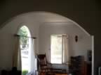 Nice-Archway-to-Living-Room.jpg (41kb)